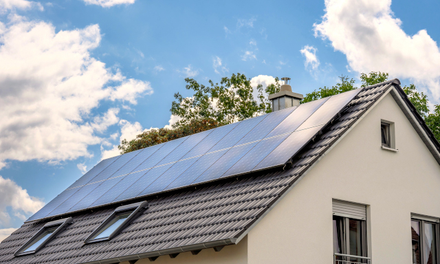 Mit unserer Wallbox und der Ladekarte sind Sie im ganzen Land sauber unterwegs.